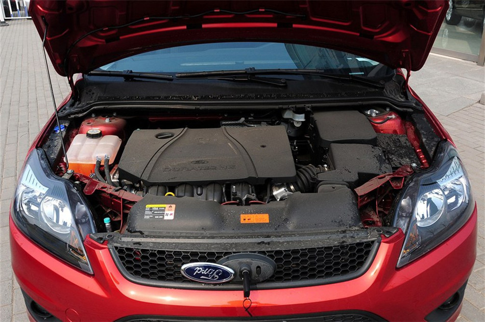 两厢 2013款 1.8L AT 基本型 引擎底盘