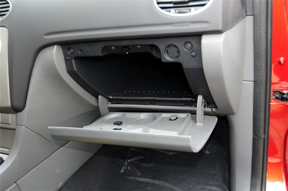 两厢 2013款 1.8L AT 基本型 内饰