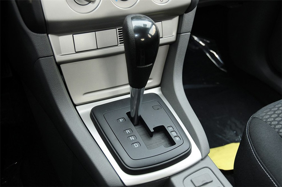 两厢 2013款 1.8L AT 基本型 内饰