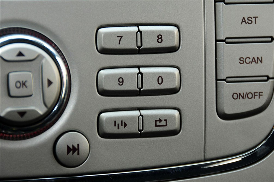 两厢 2013款 1.8L AT 基本型 内饰