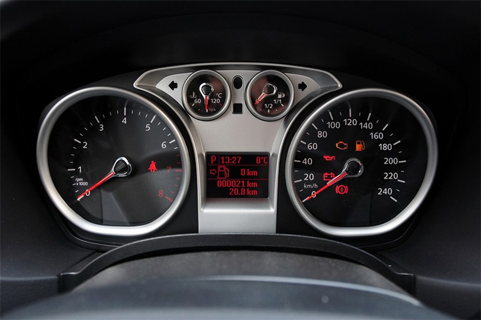 两厢 2013款 1.8L AT 基本型 内饰