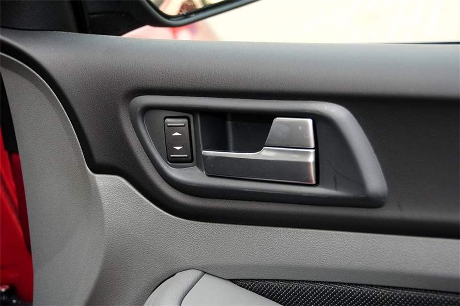 两厢 2013款 1.8L AT 基本型 座椅空间