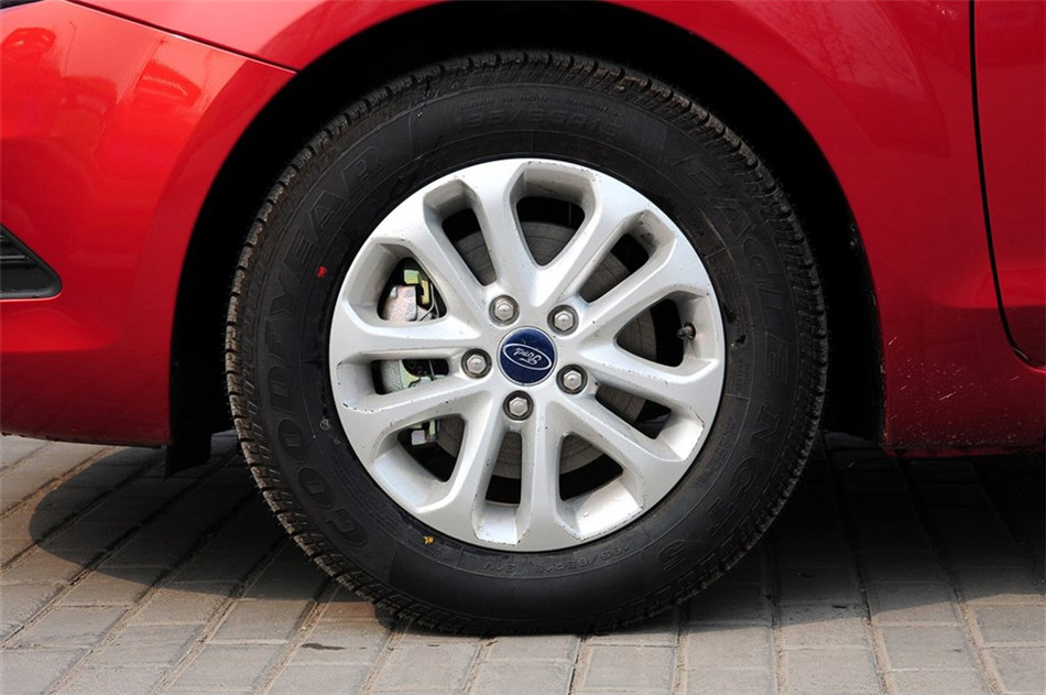 两厢 2013款 1.8L AT 基本型 其他