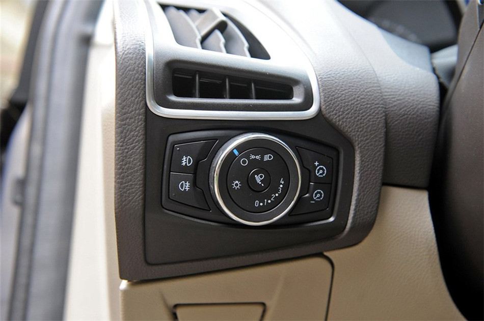 三厢 2012款 2.0L AT 旗舰型 内饰