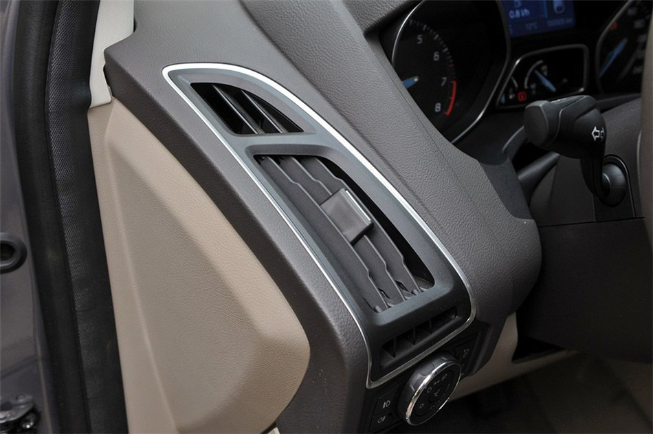 三厢 2012款 2.0L AT 旗舰型 内饰