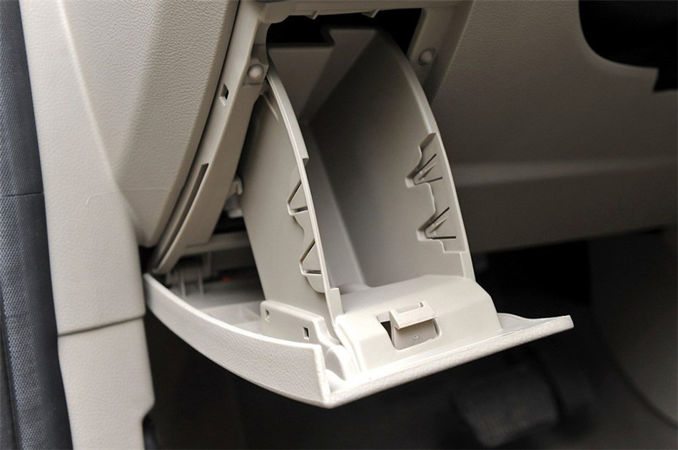 三厢 2012款 2.0L AT 旗舰型 内饰