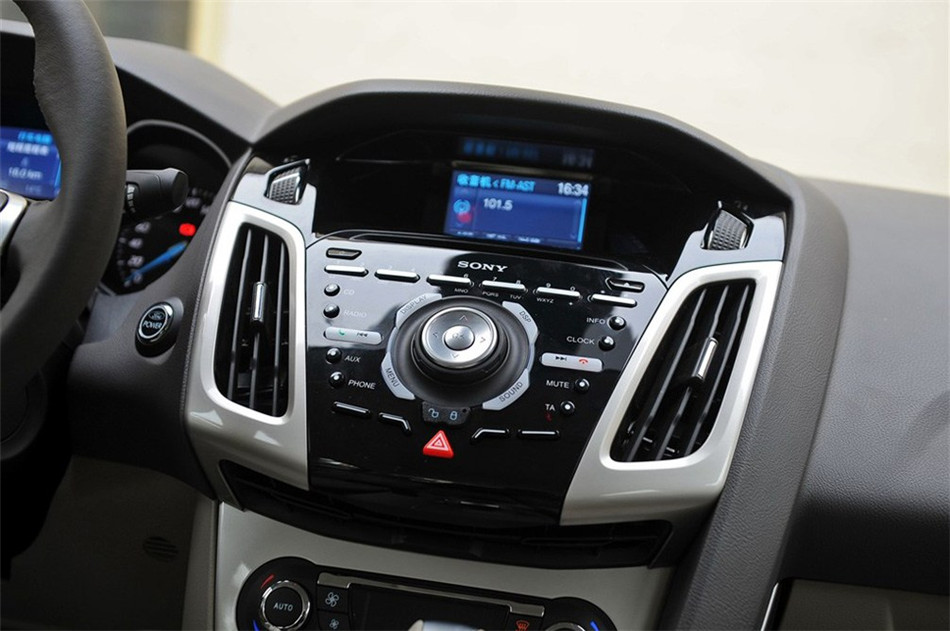 三厢 2012款 2.0L AT 旗舰型 内饰