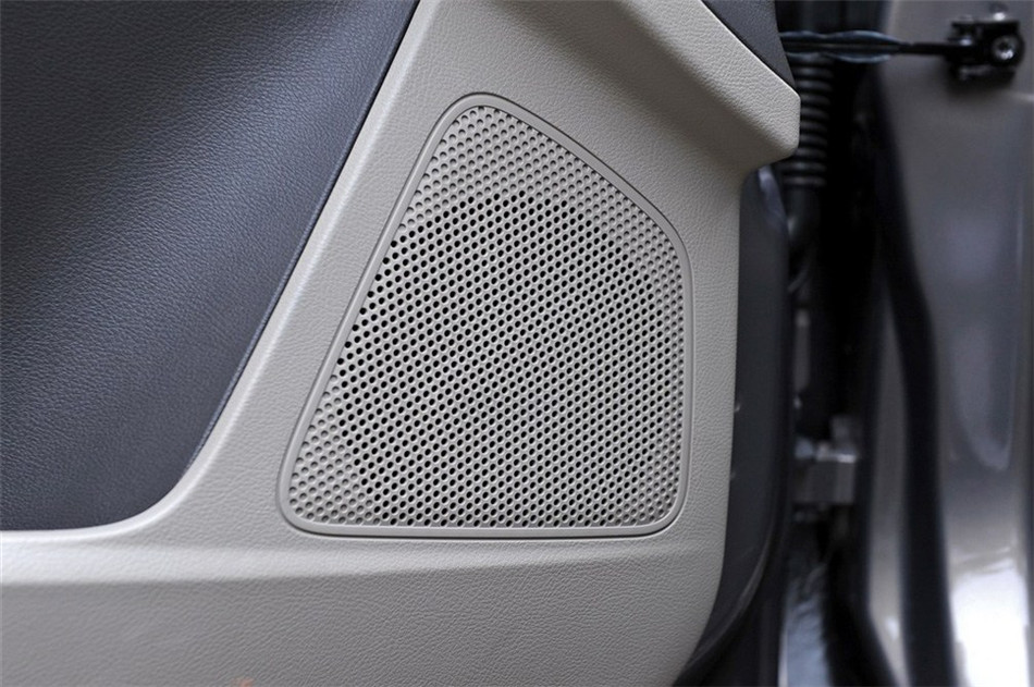 三厢 2012款 2.0L AT 旗舰型 座椅空间