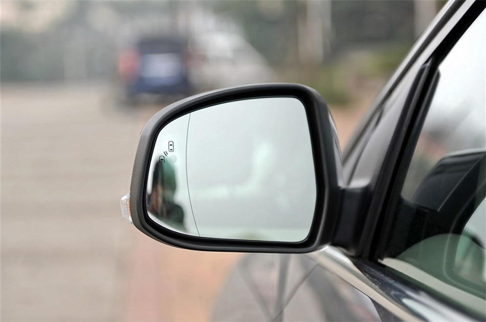 三厢 2012款 2.0L AT 旗舰型 其他