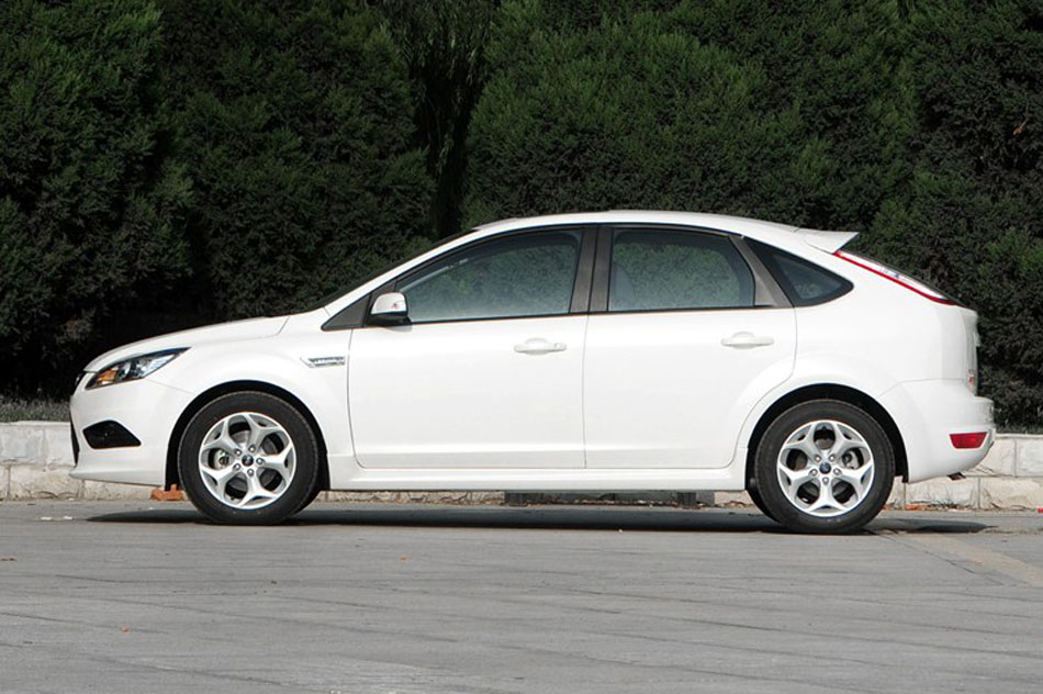 2014款 两厢经典 1.8L 自动酷白典藏版 外观