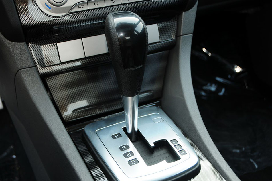 2014款 两厢经典 1.8L 自动酷白典藏版 内饰