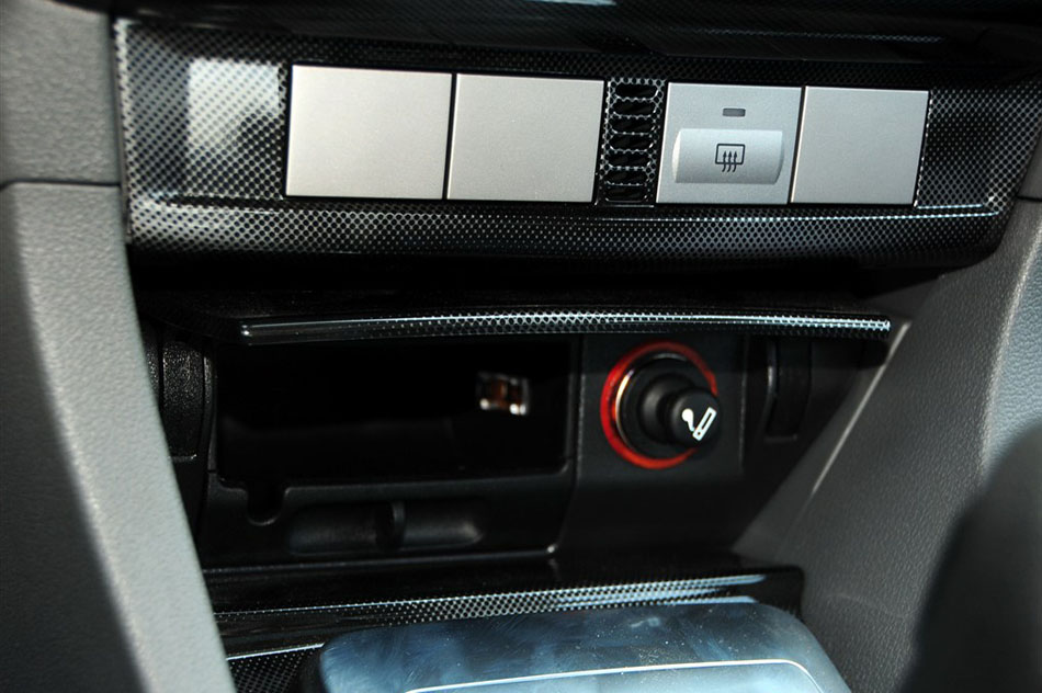 2014款 两厢经典 1.8L 自动酷白典藏版 内饰