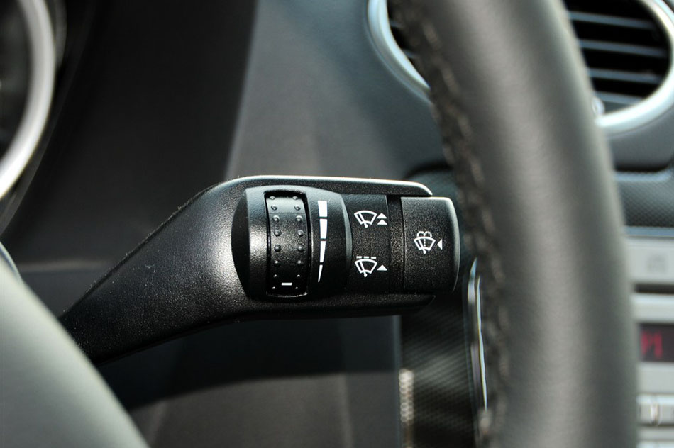 2014款 两厢经典 1.8L 自动酷白典藏版 内饰