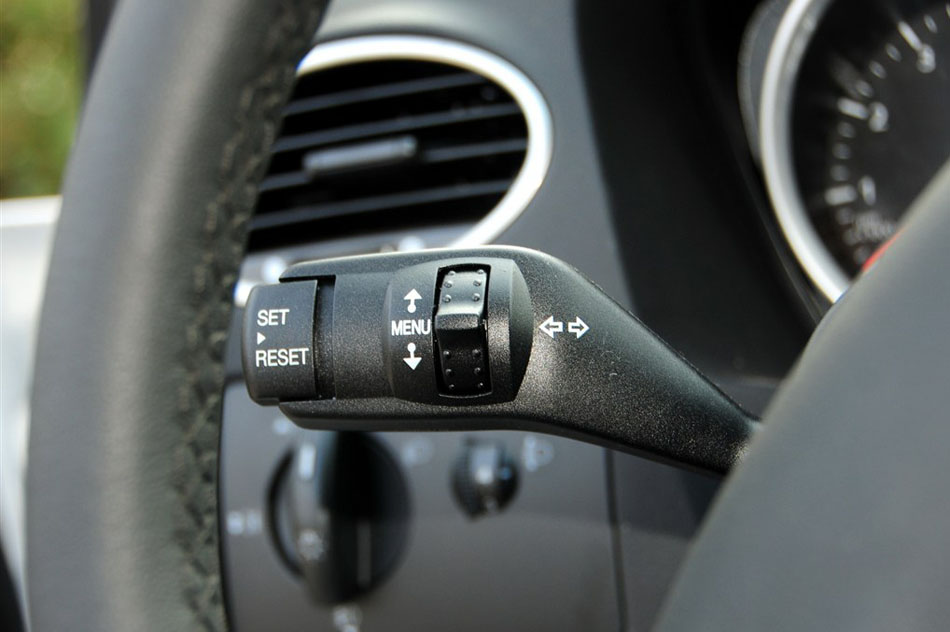 2014款 两厢经典 1.8L 自动酷白典藏版 内饰