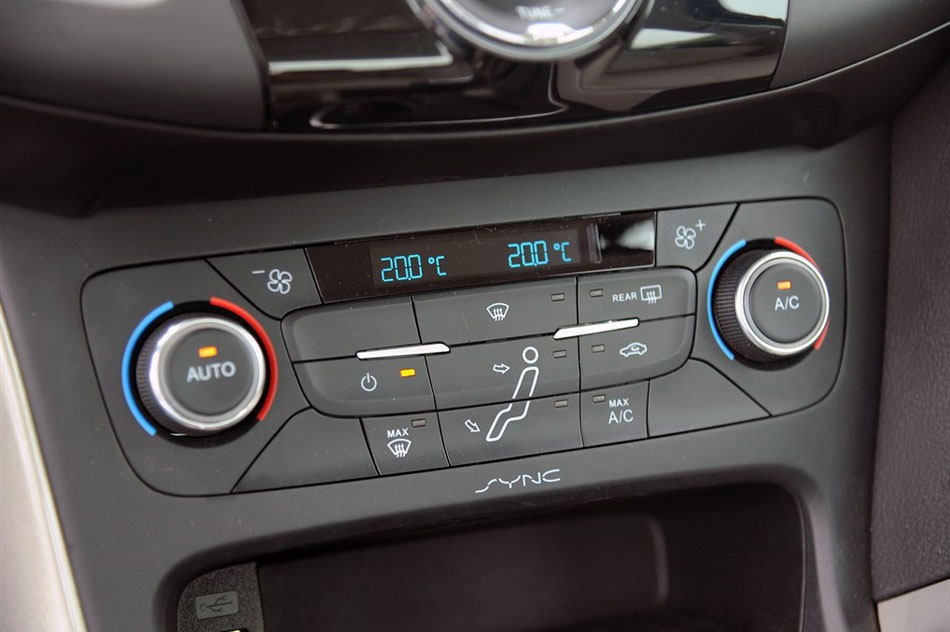 2015款 三厢 1.5L GTDi 自动旗舰型 内饰