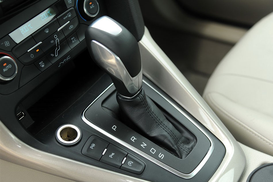 2015款 三厢 1.5L GTDi 自动旗舰型 内饰