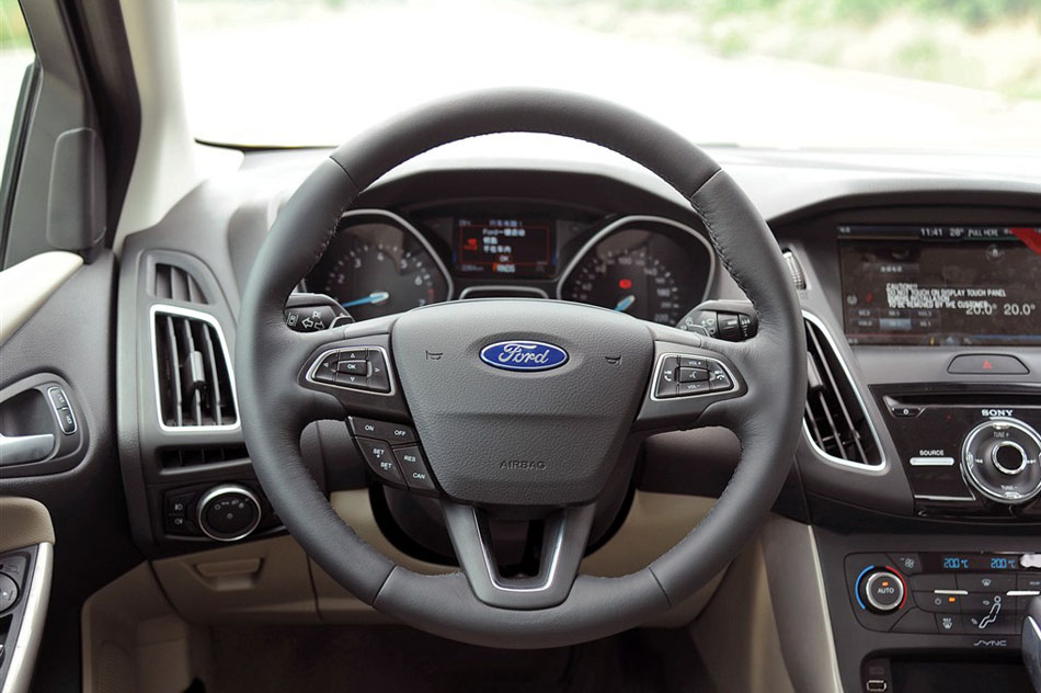 2015款 三厢 1.5L GTDi 自动旗舰型 内饰