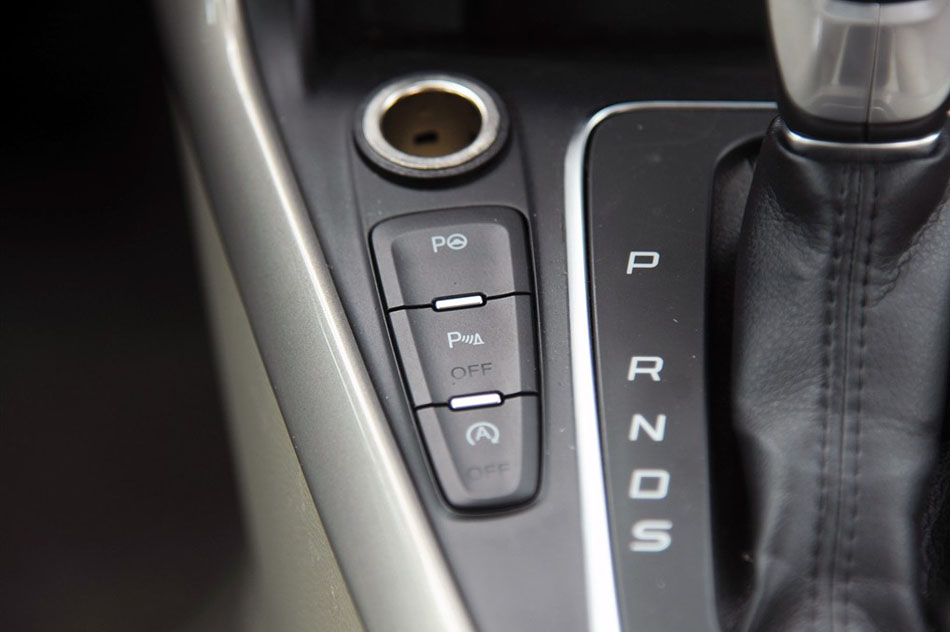 2015款 三厢 1.5L GTDi 自动旗舰型 内饰