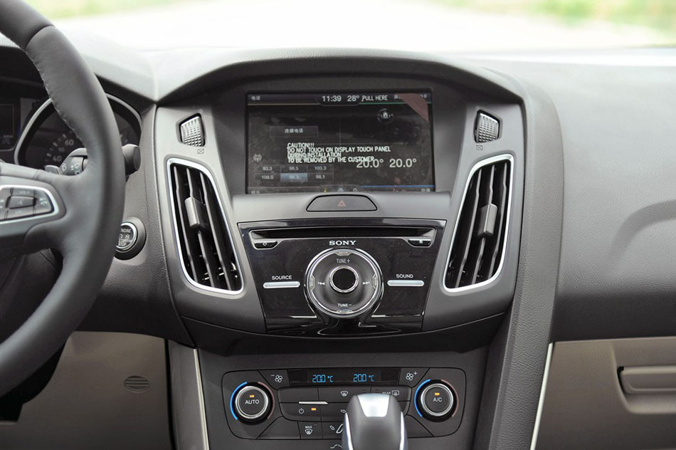 2015款 三厢 1.5L GTDi 自动旗舰型 内饰