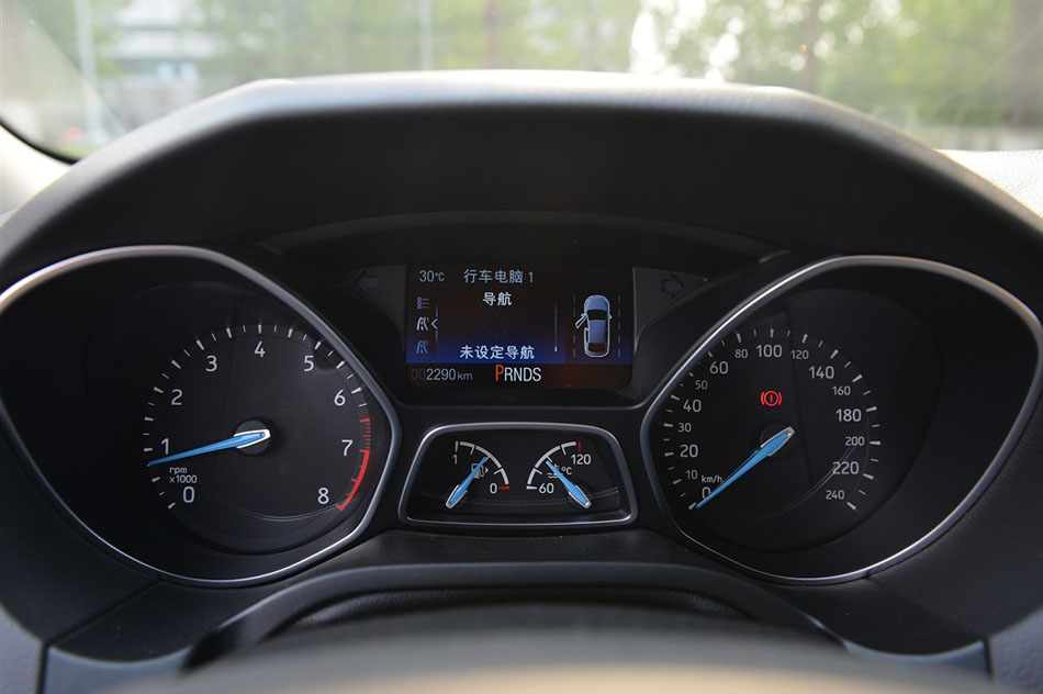 2015款 三厢 1.5L GTDi 自动旗舰型 内饰