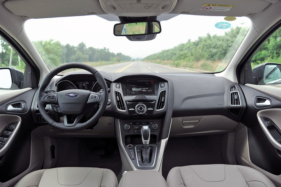 2015款 三厢 1.5L GTDi 自动旗舰型 内饰