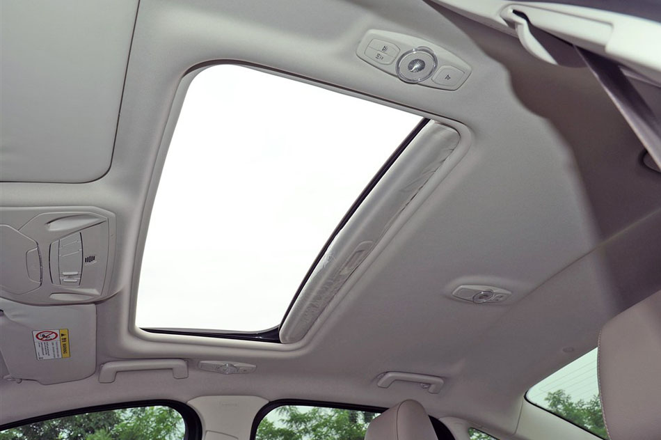 2015款 三厢 1.5L GTDi 自动旗舰型 座椅空间