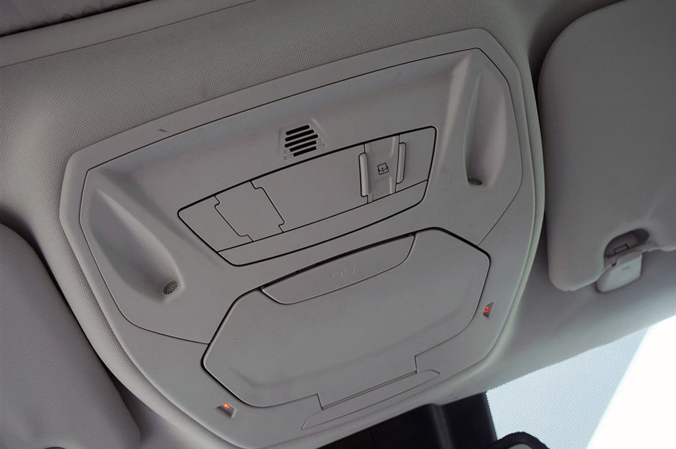 2015款 三厢 1.5L GTDi 自动旗舰型 座椅空间