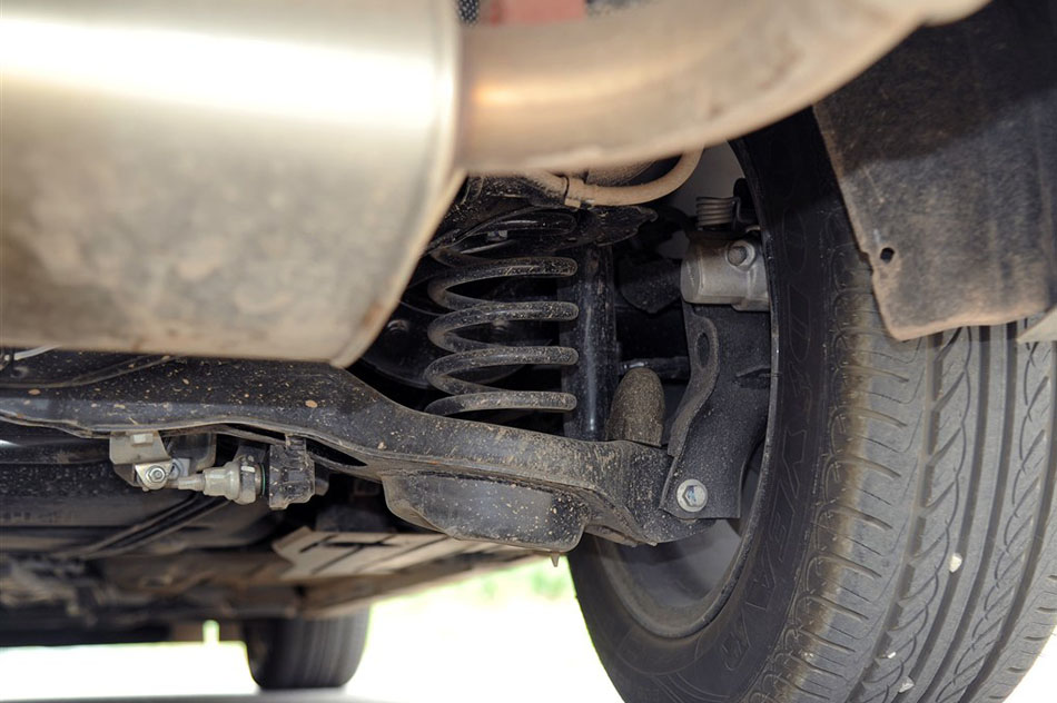 2015款 三厢 1.5L GTDi 自动旗舰型 引擎底盘