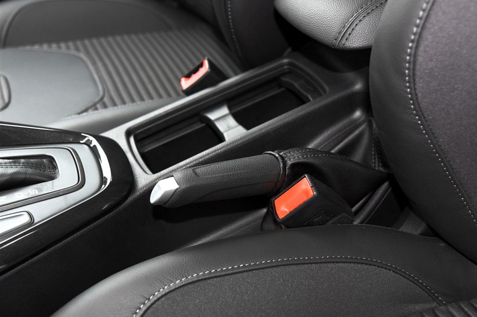 2015款 两厢 1.5L GTDi 自动精英型 内饰