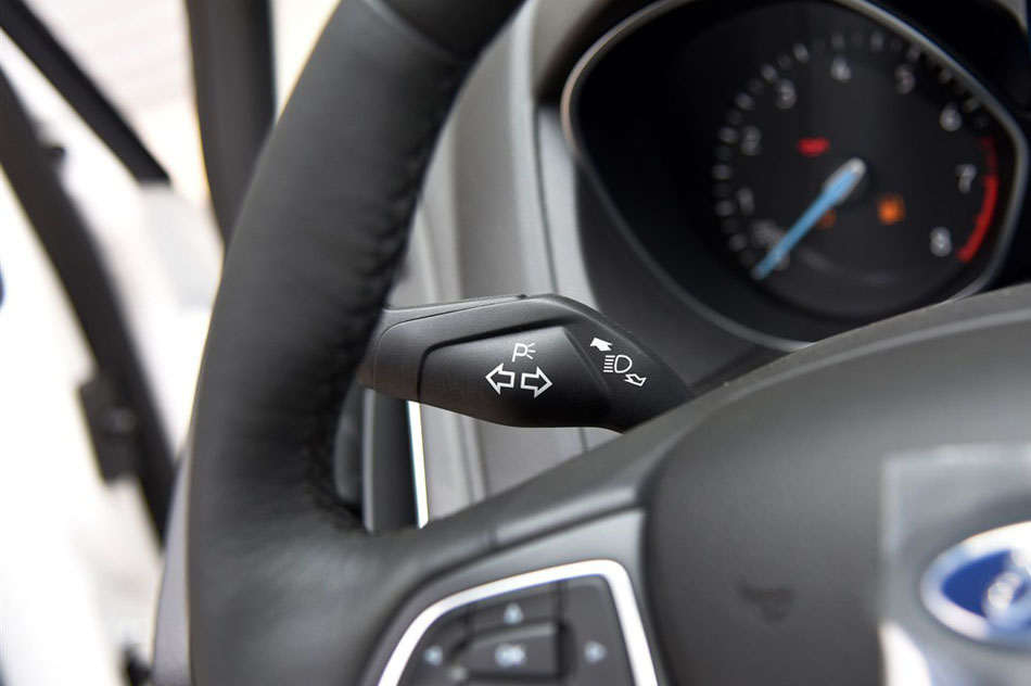 2015款 两厢 1.5L GTDi 自动精英型 内饰