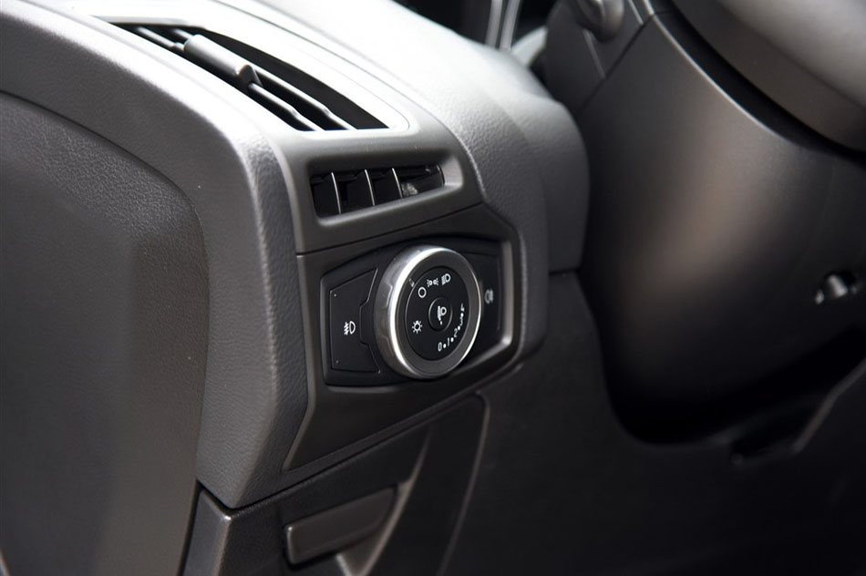 2015款 两厢 1.5L GTDi 自动精英型 内饰