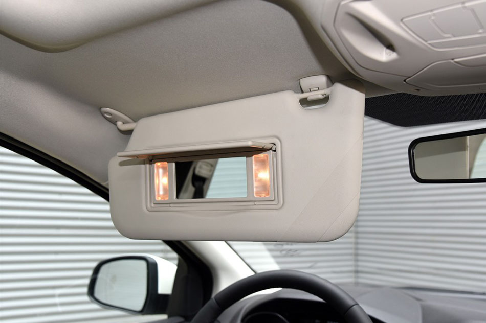 2015款 两厢 1.5L GTDi 自动精英型 座椅空间