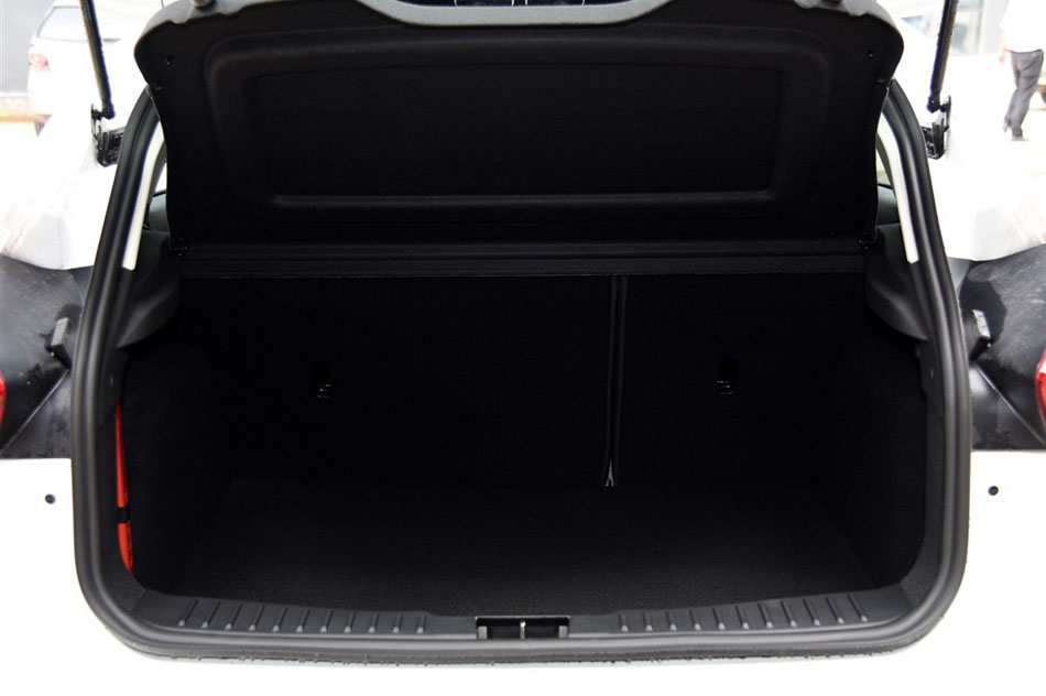 2015款 两厢 1.5L GTDi 自动精英型 座椅空间