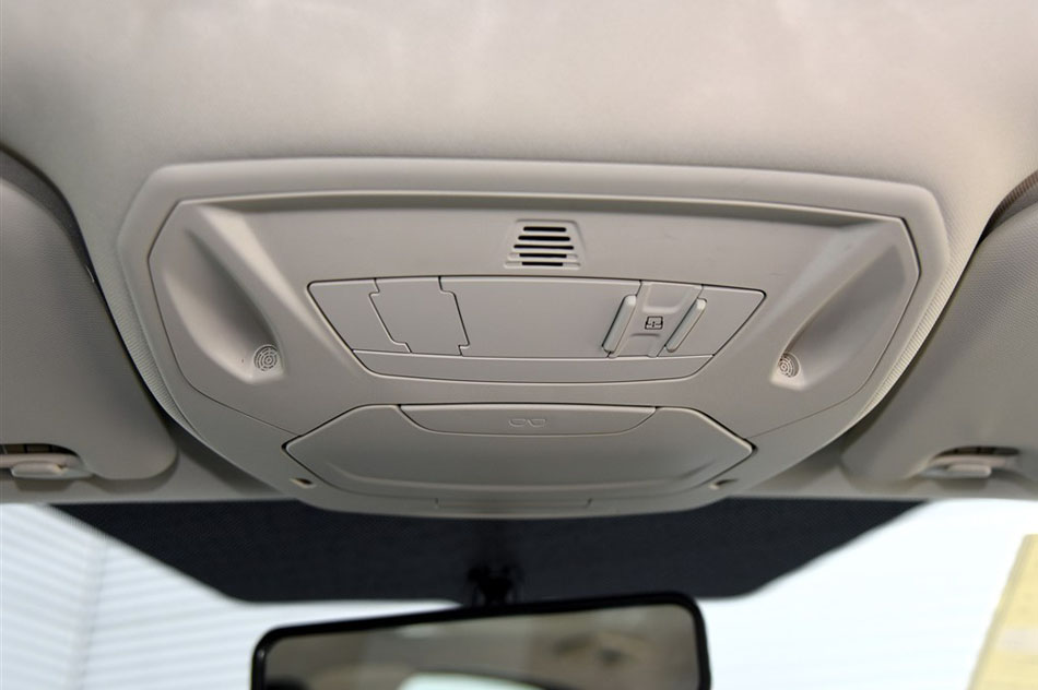 2015款 两厢 1.5L GTDi 自动精英型 座椅空间