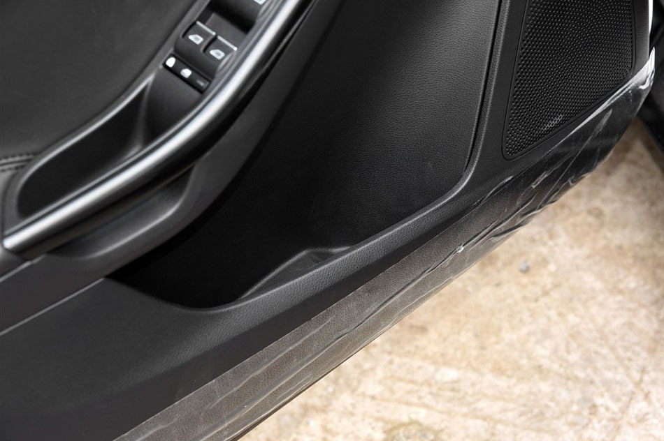 2015款 两厢 1.5L GTDi 自动精英型 座椅空间