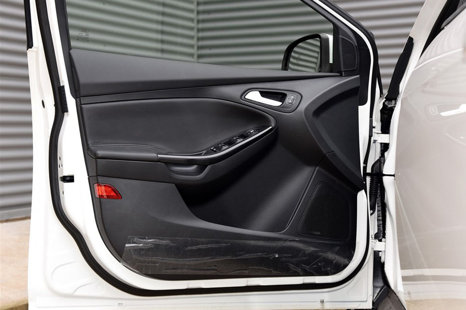 2015款 两厢 1.5L GTDi 自动精英型 座椅空间