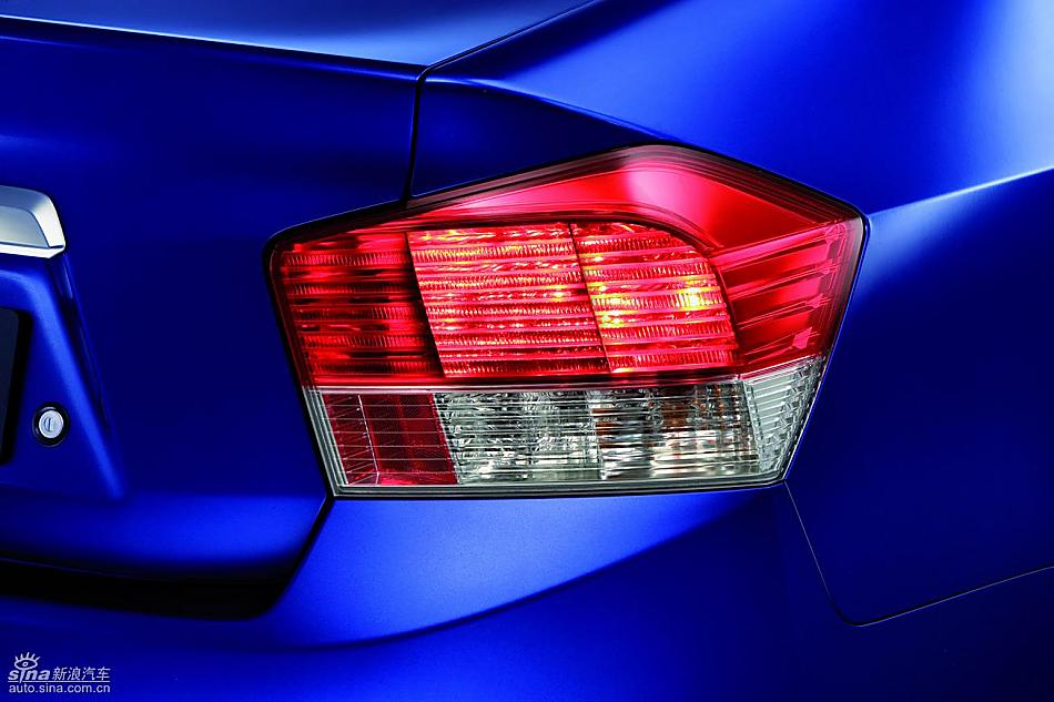 本田第三代思迪官方图片