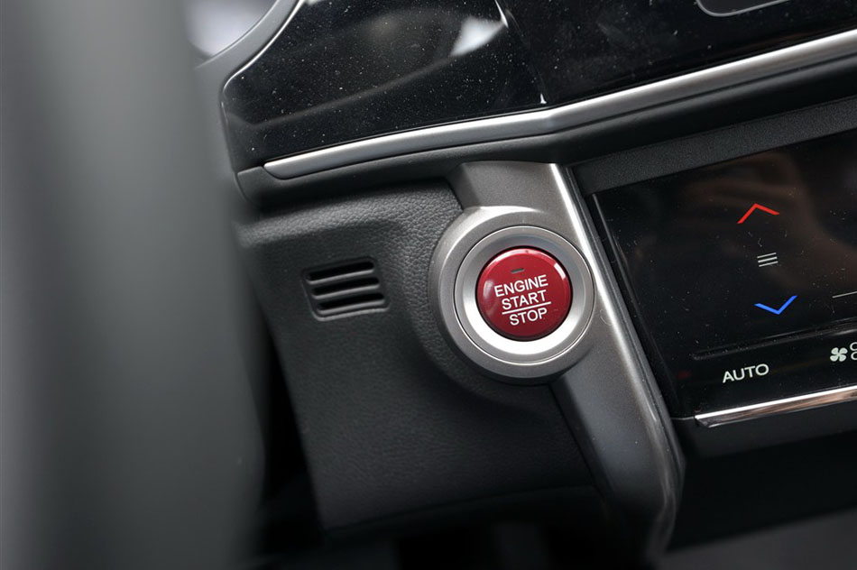 2015款 1.5L CVT旗舰版 内饰