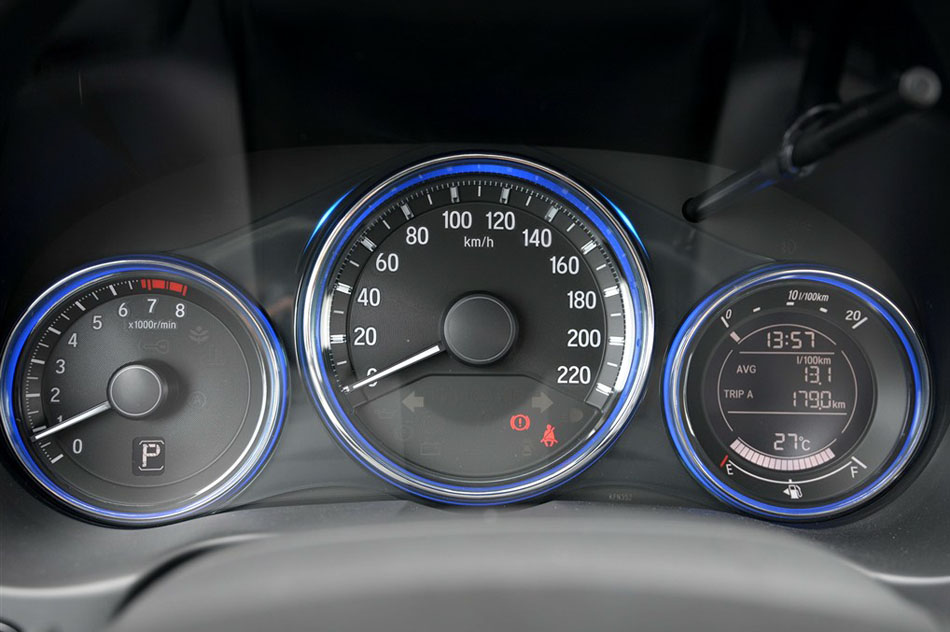 2015款 1.5L CVT旗舰版 内饰