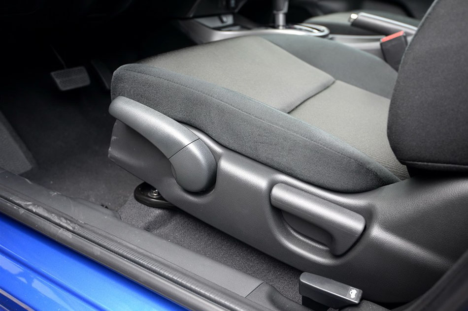 2015款 1.5L CVT旗舰版 座椅空间