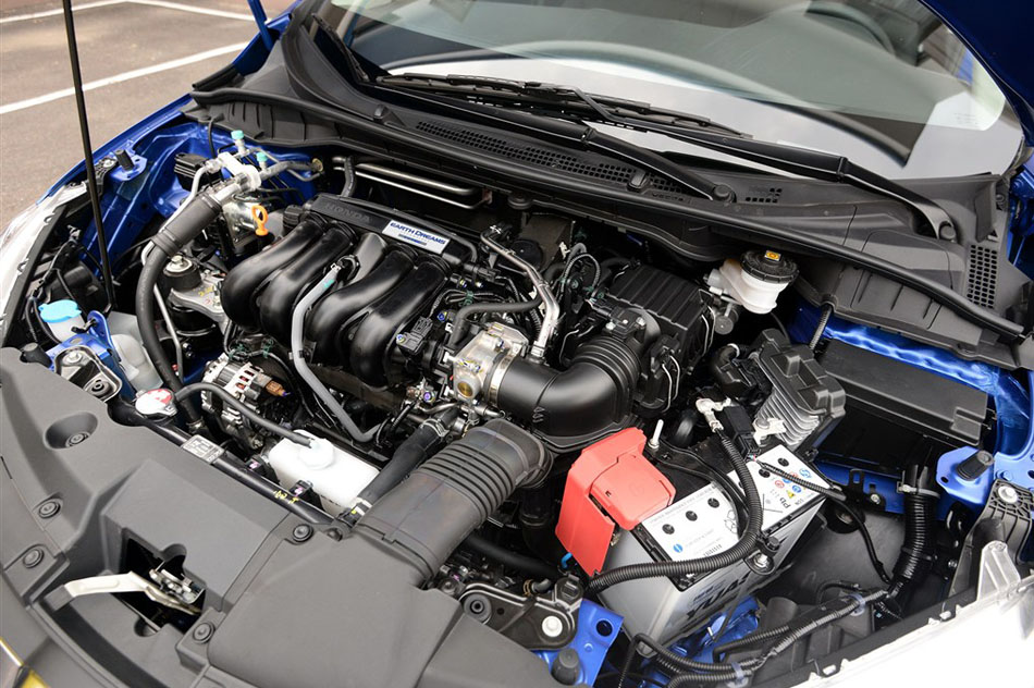 2015款 1.5L CVT旗舰版 引擎底盘