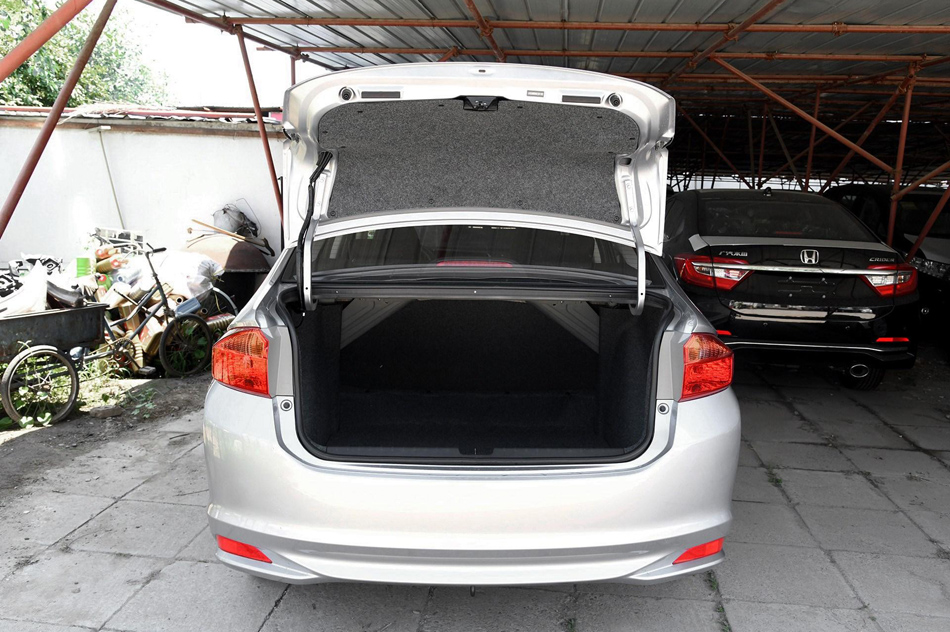 2018款 1.5L CVT型动Pro版 座椅空间