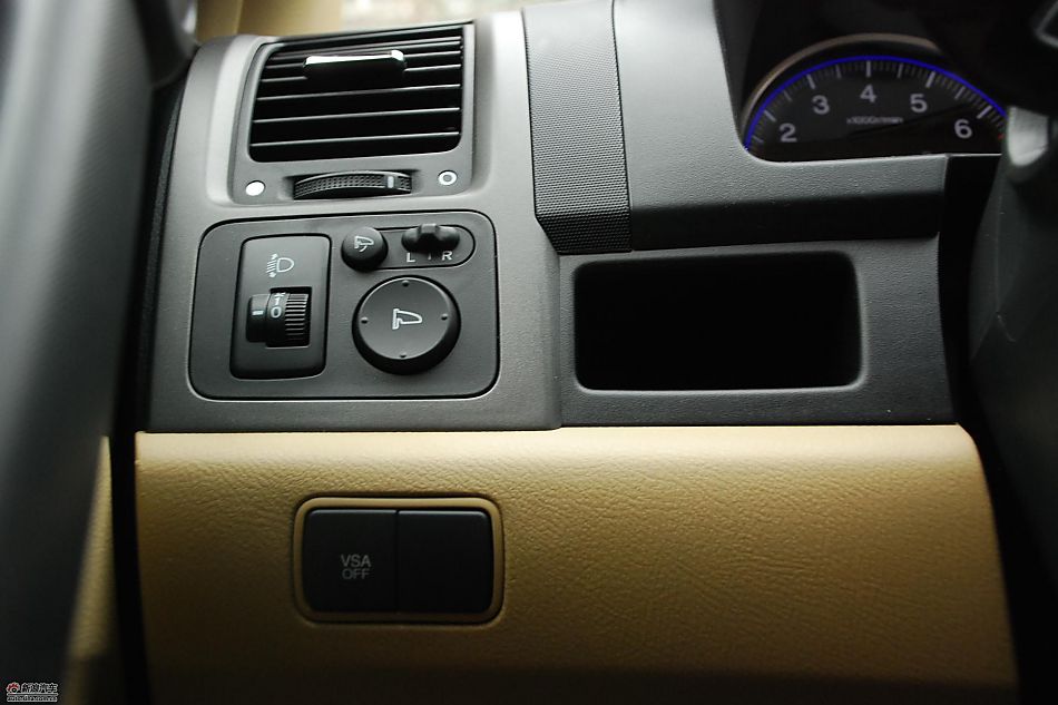 新浪试驾2010款CRV图集-内饰