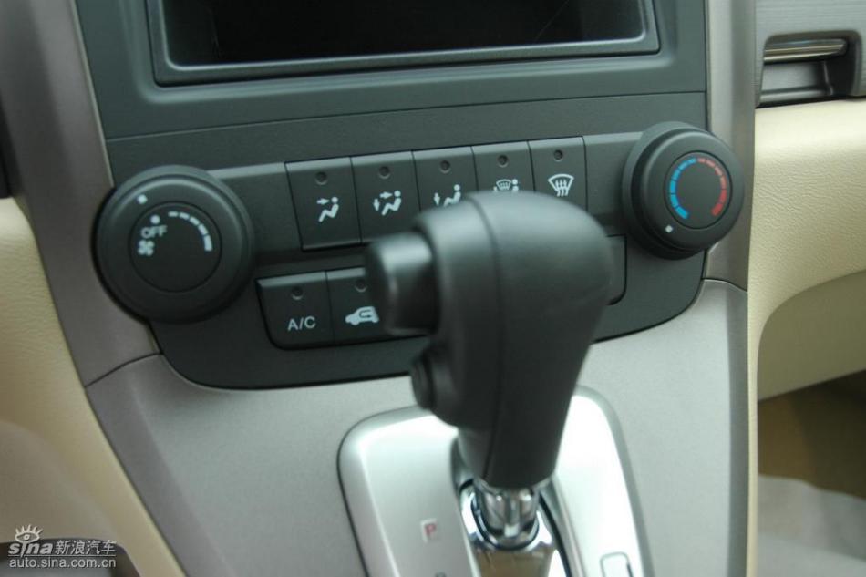 CR-V2.0两驱都市版自动挡内饰