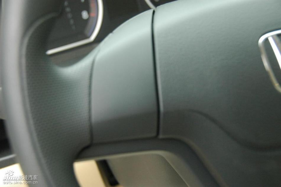 CR-V2.0两驱都市版自动挡内饰