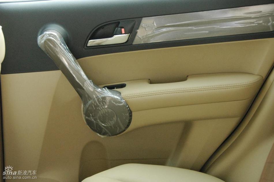 CR-V2.0两驱都市版自动挡内饰