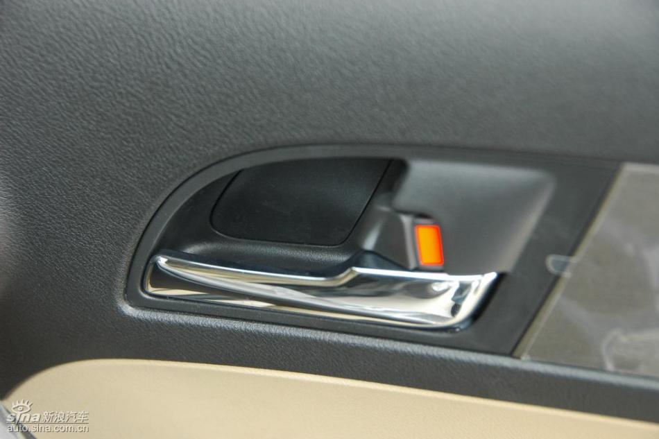 CR-V2.0两驱都市版自动挡内饰