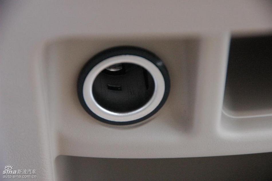 CR-V2.0两驱都市版自动挡内饰