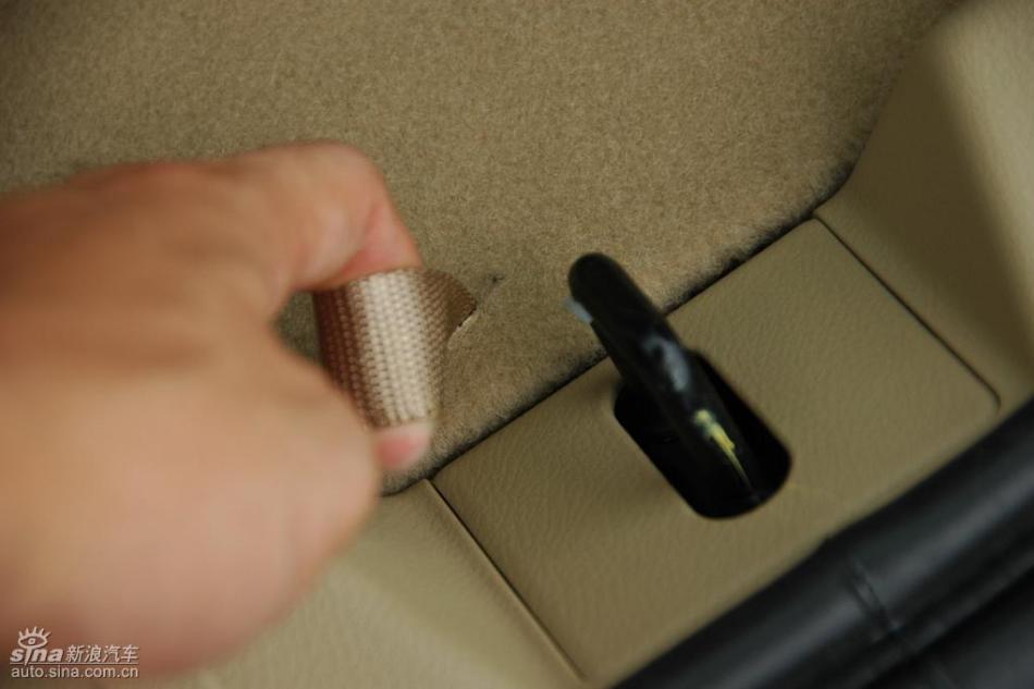 CR-V2.0两驱都市版自动挡内饰