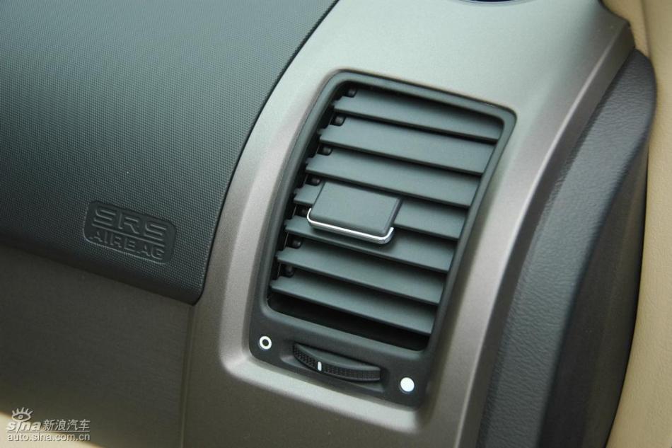 CR-V2.0两驱都市版自动挡内饰